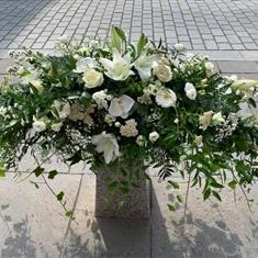 Rose &amp; Lily Casket Spray